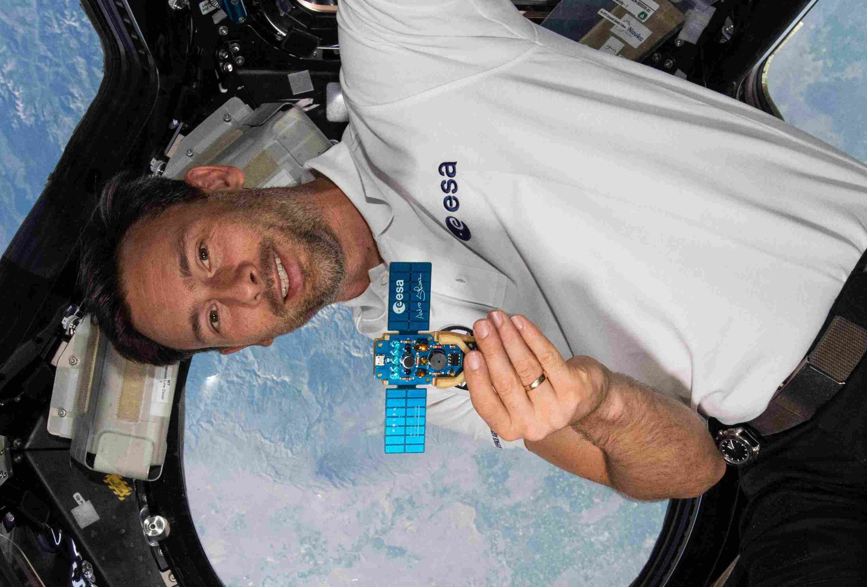 Klucz do kosmosu – zbuduj klucz telegraficzny i nadaj sygnał alfabetem Morse’a