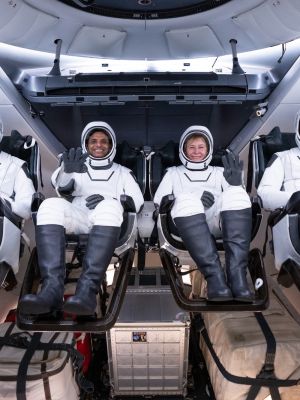 ax4 spacex suitatp prime dsc01371