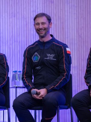 ax 4 in poland 3 education