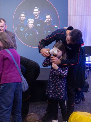 ax 4 in poland 3 education