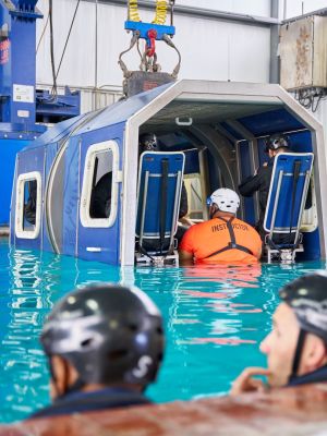 ax4 axiom emerunderwaterescape all 20241025