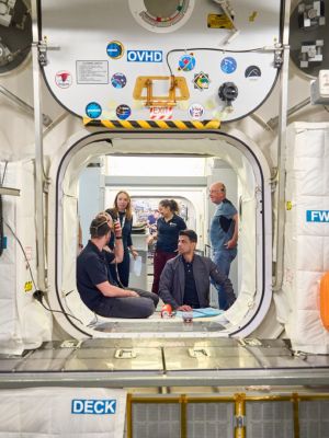 ax4 axiom esa ss su tk 20241115