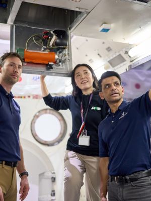 ax4 axiom jaxa 20241120 ss su tk