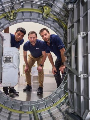 ax4 axiom jaxa 20241120 ss su tk