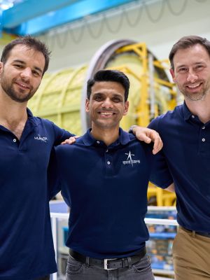 ax4 axiom jaxa 20241120 ss su tk