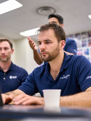 ax4 axiom jaxa 20241120 ss su tk